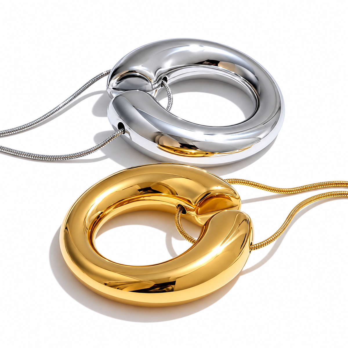 Stella - Pendant Necklace