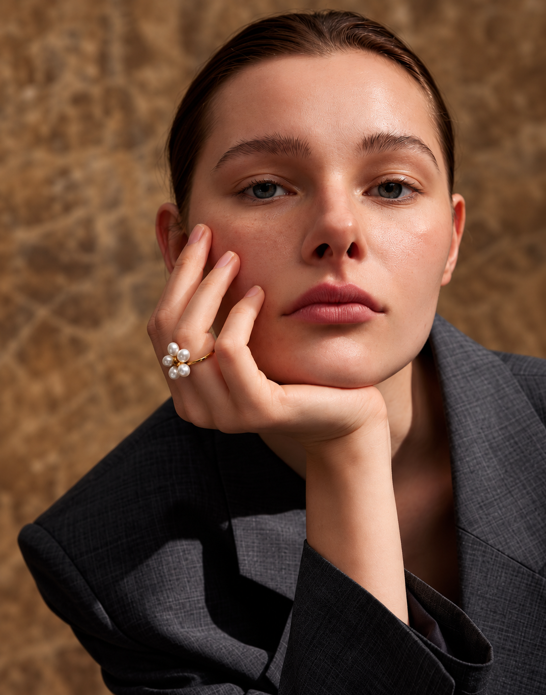 Frankie - Pearls Shell Ring