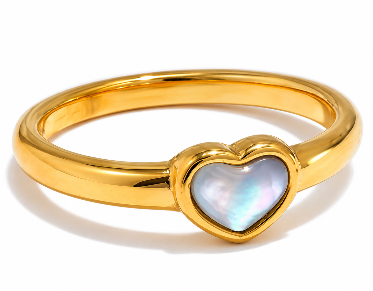 Harlow - Pearls Shell Ring