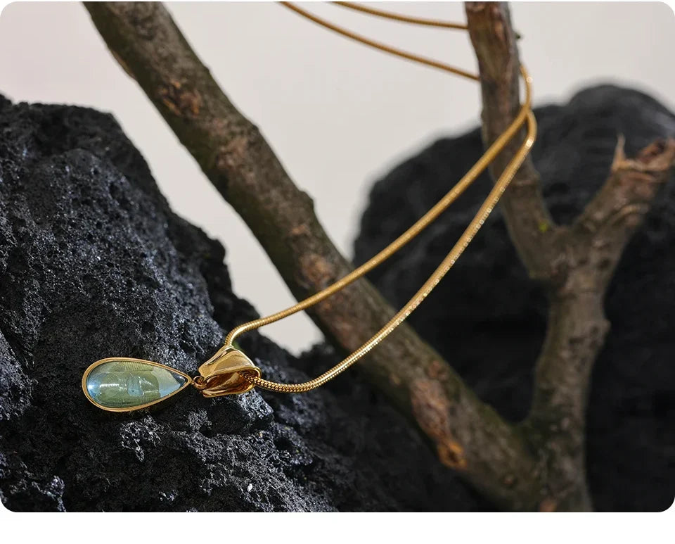 Zirconia Necklace by Jouliy