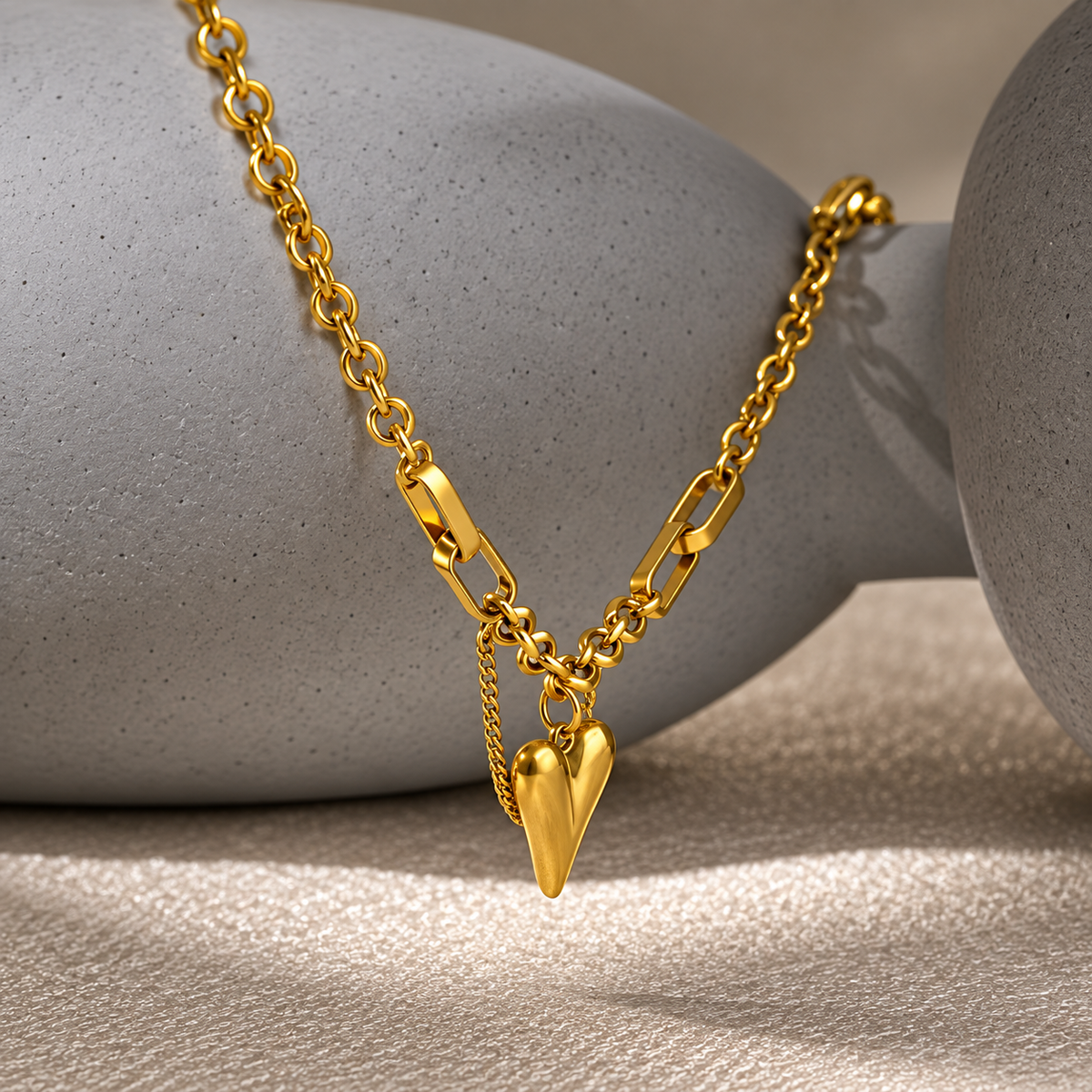 Simone - Heart Necklace