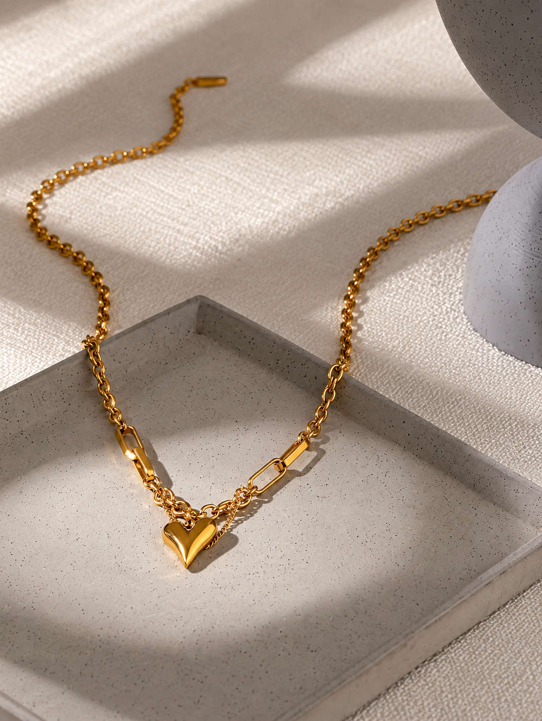 Simone - Heart Necklace