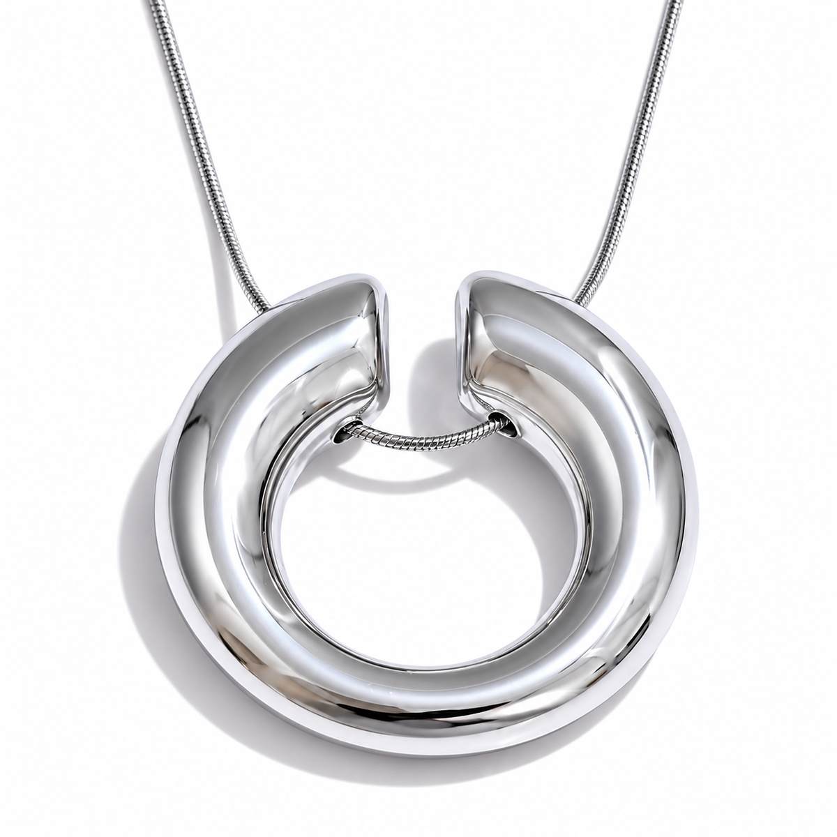 Stella - Pendant Necklace