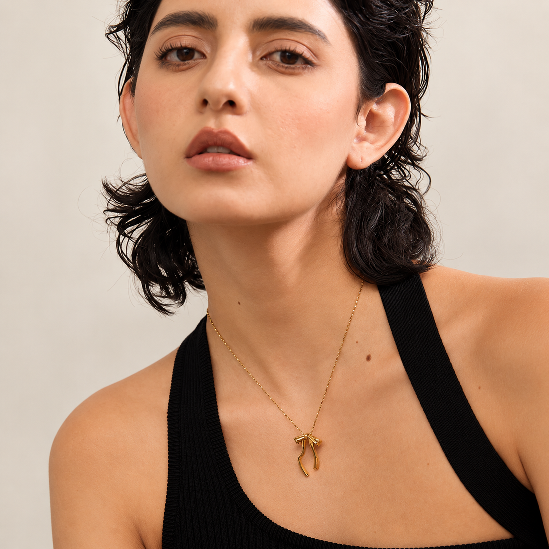 Glow - Pendant Necklace