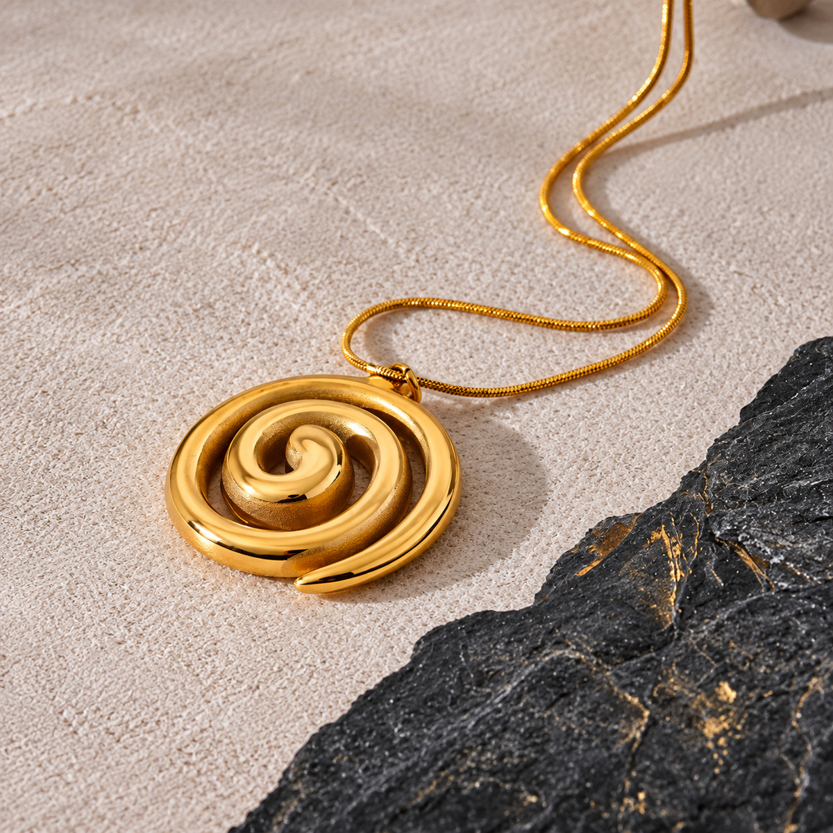 Velvet - Pendant Necklace