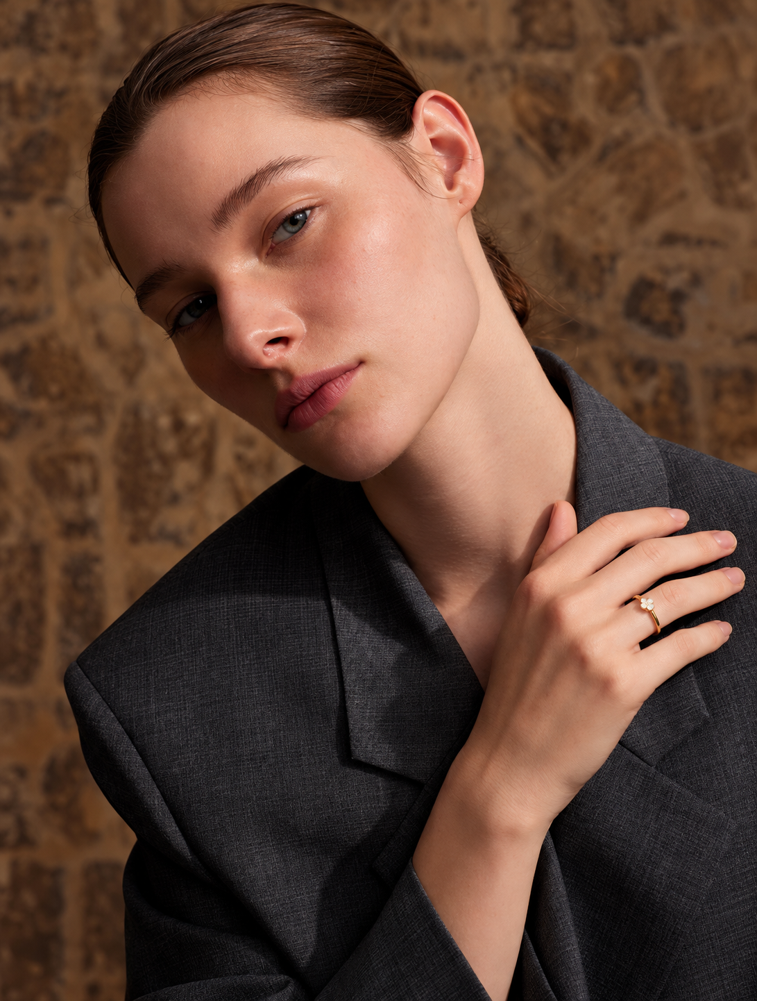 Harlow - Pearls Shell Ring