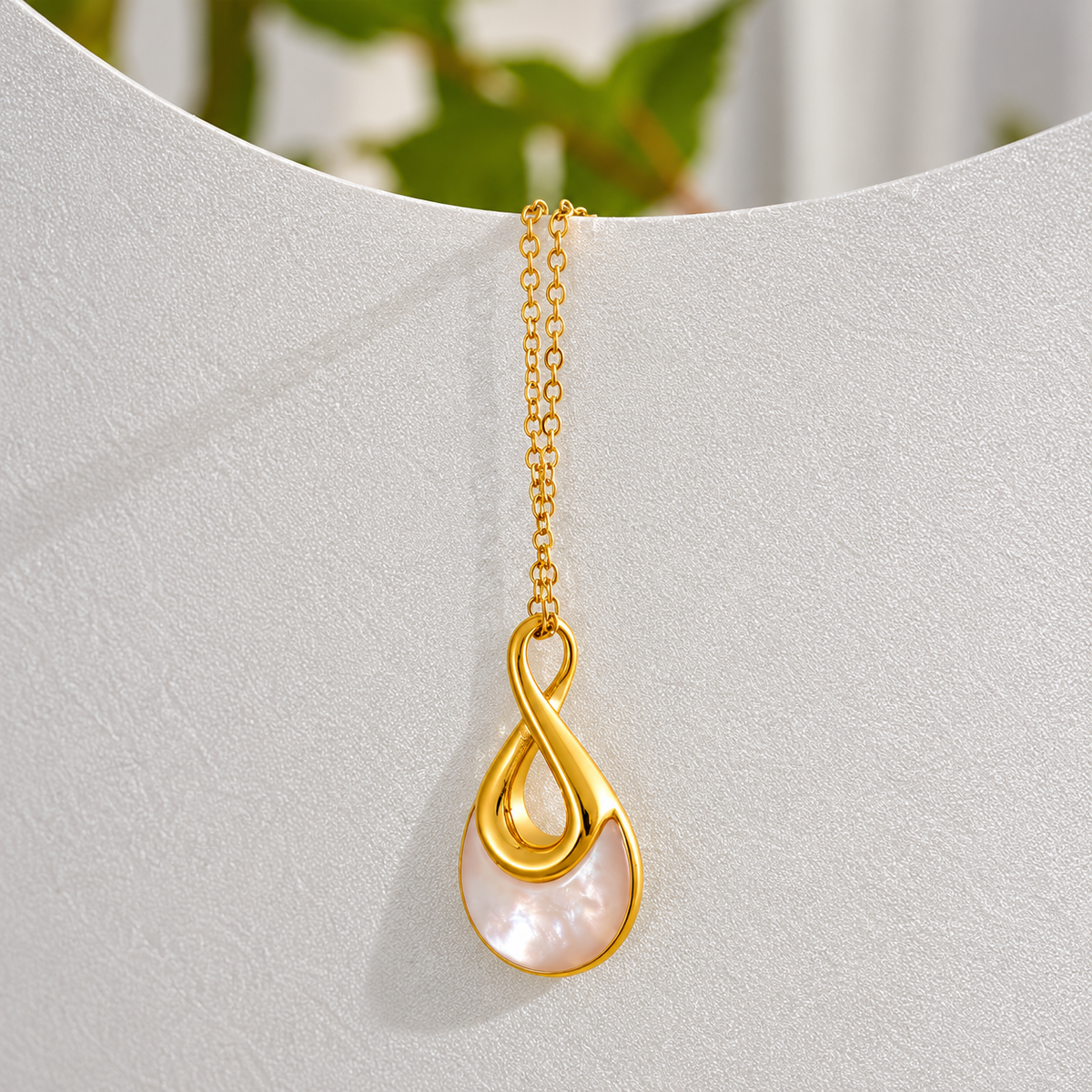 Lainey - Stone Necklace
