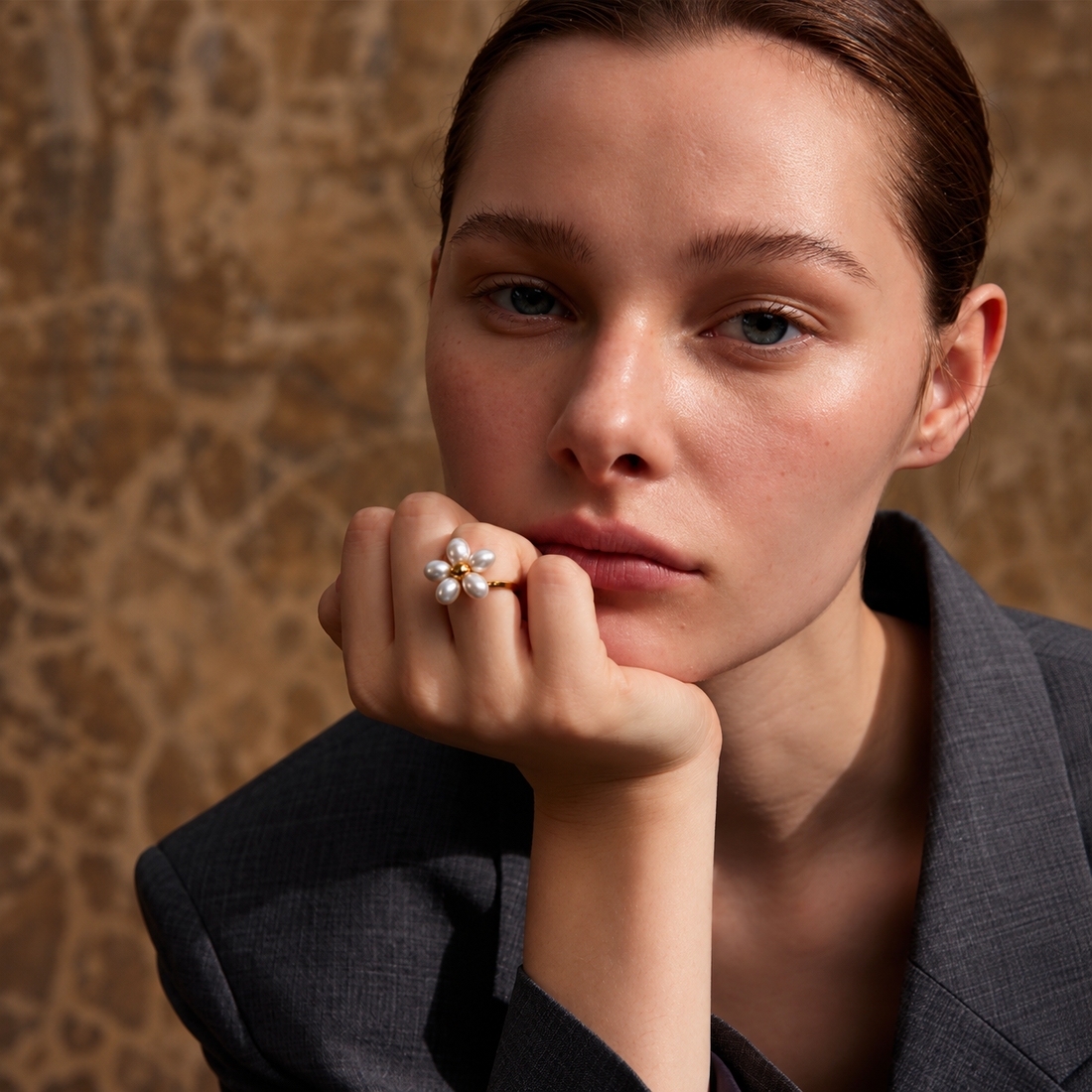 Frankie - Pearls Shell Ring