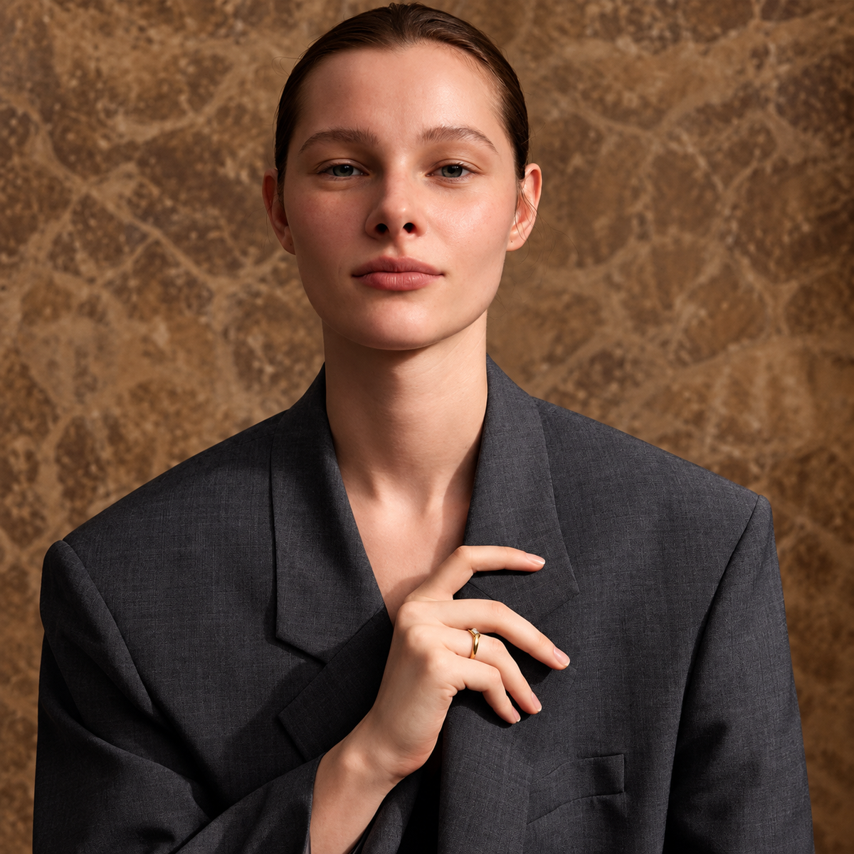 Harlow - Pearls Shell Ring