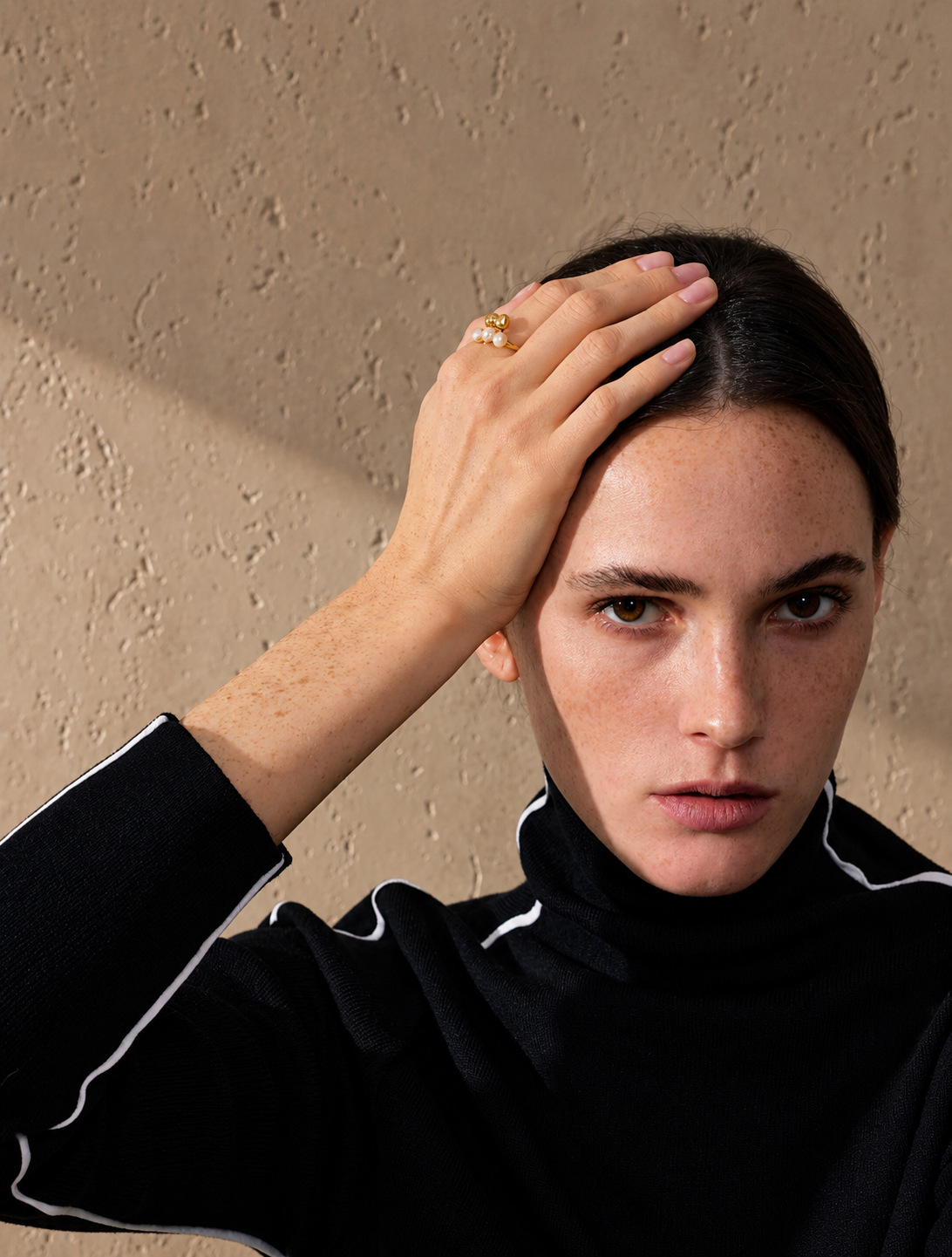 Jana - Pearls Shell Ring