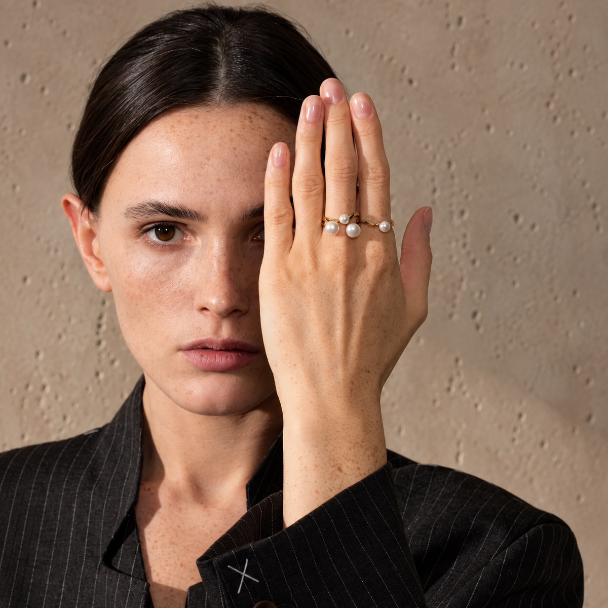 Indie - Pearls Shell Ring
