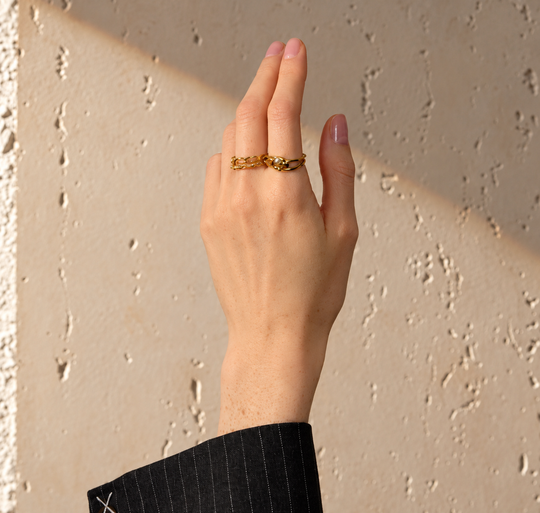 Jessa - Pearls Shell Ring