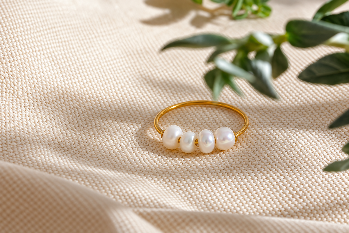 Valencia - Pearls Shell Ring