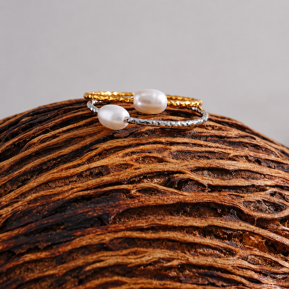 Elise - Pearls Shell Ring