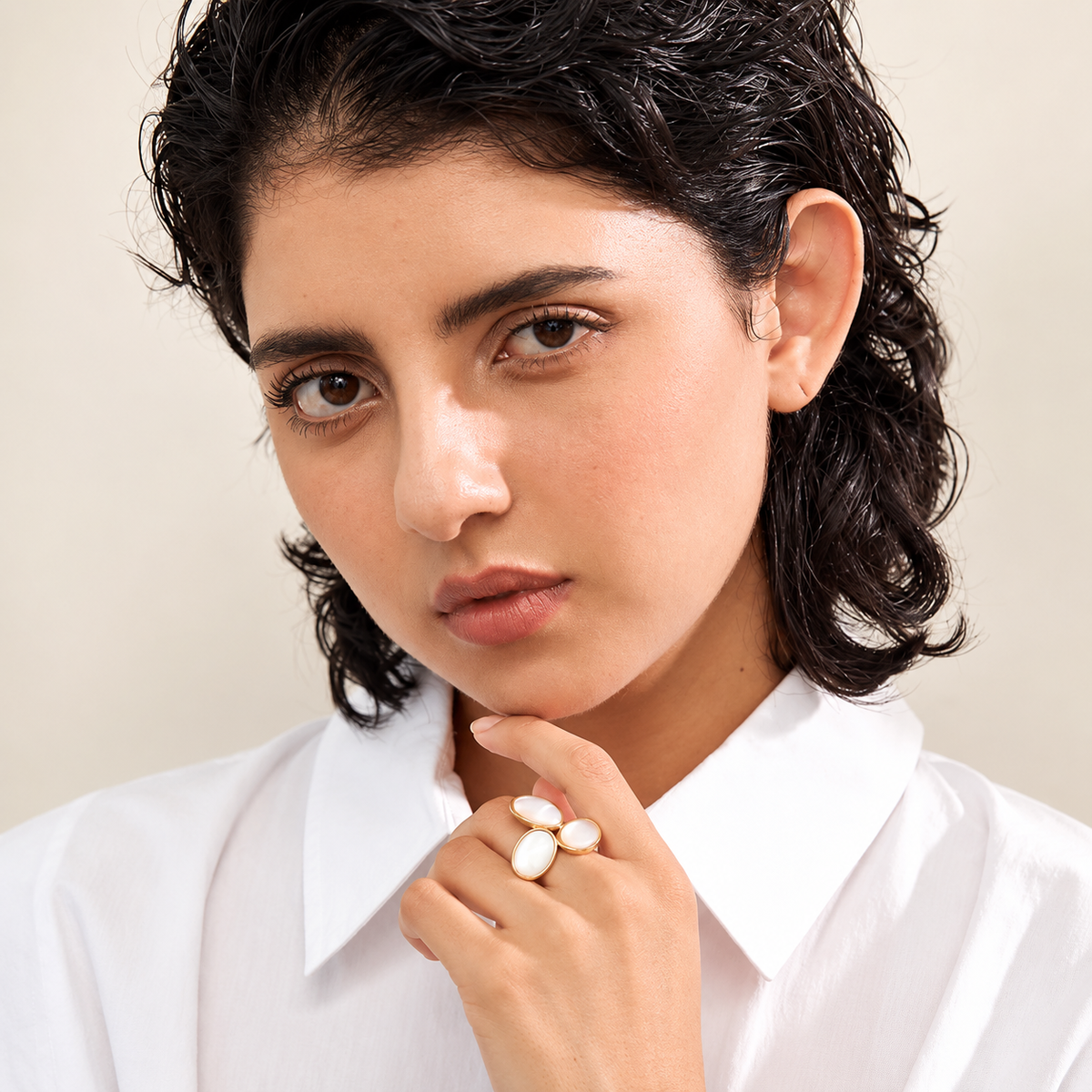 Juno - Pearls Shell Ring