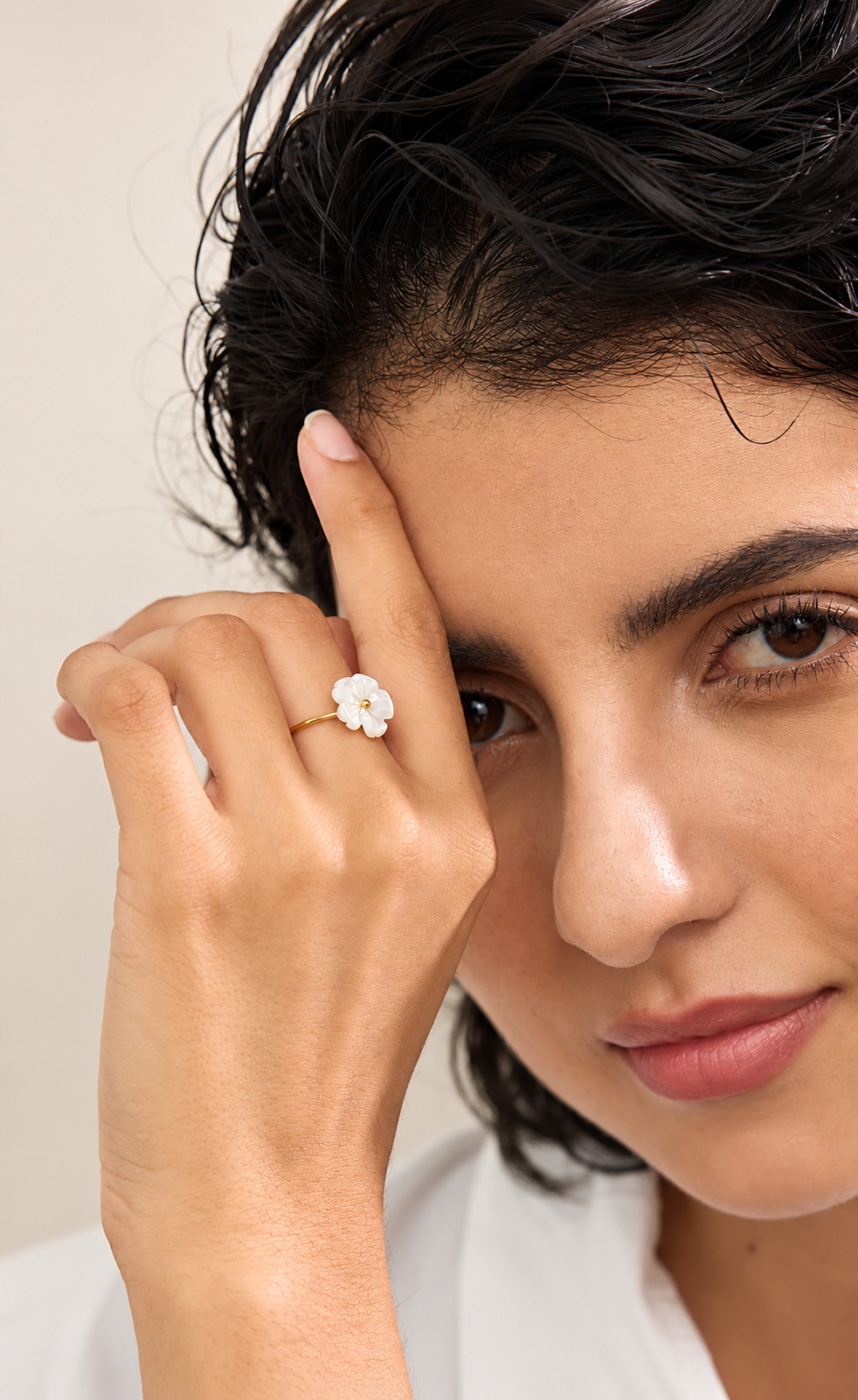 Greta - Pearls Shell Ring