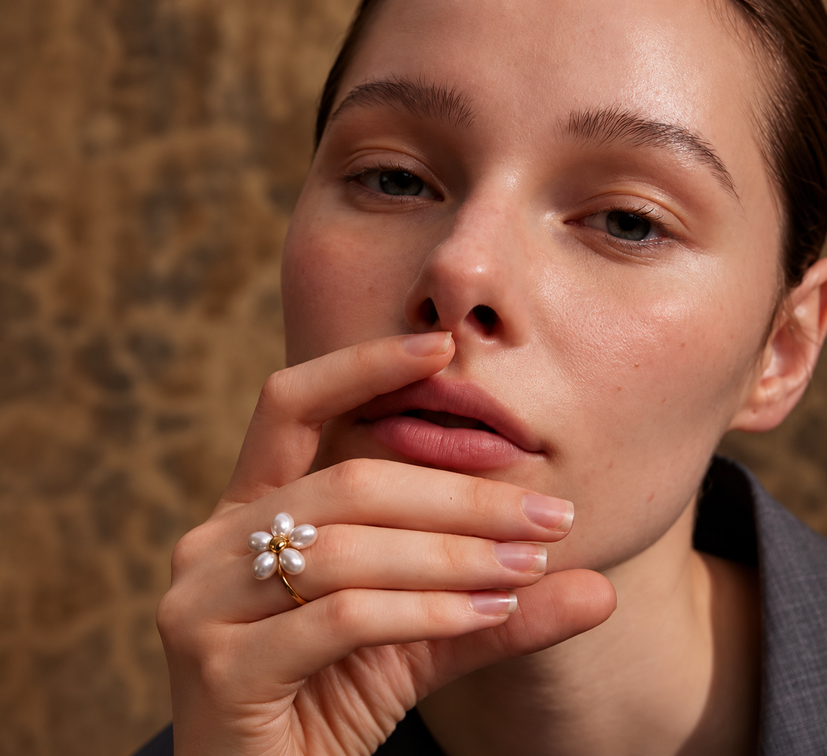Frankie - Pearls Shell Ring
