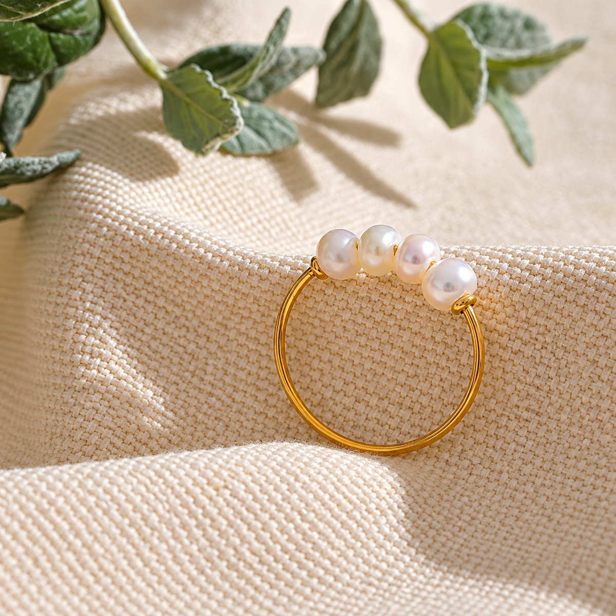 Valencia - Pearls Shell Ring