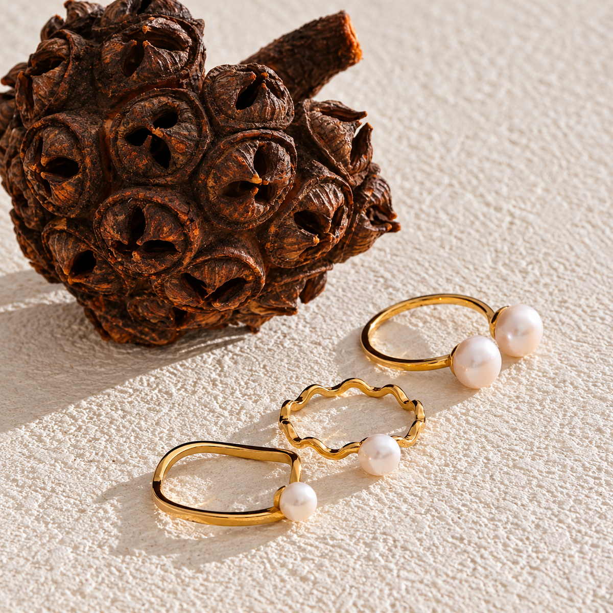 Indie - Pearls Shell Ring