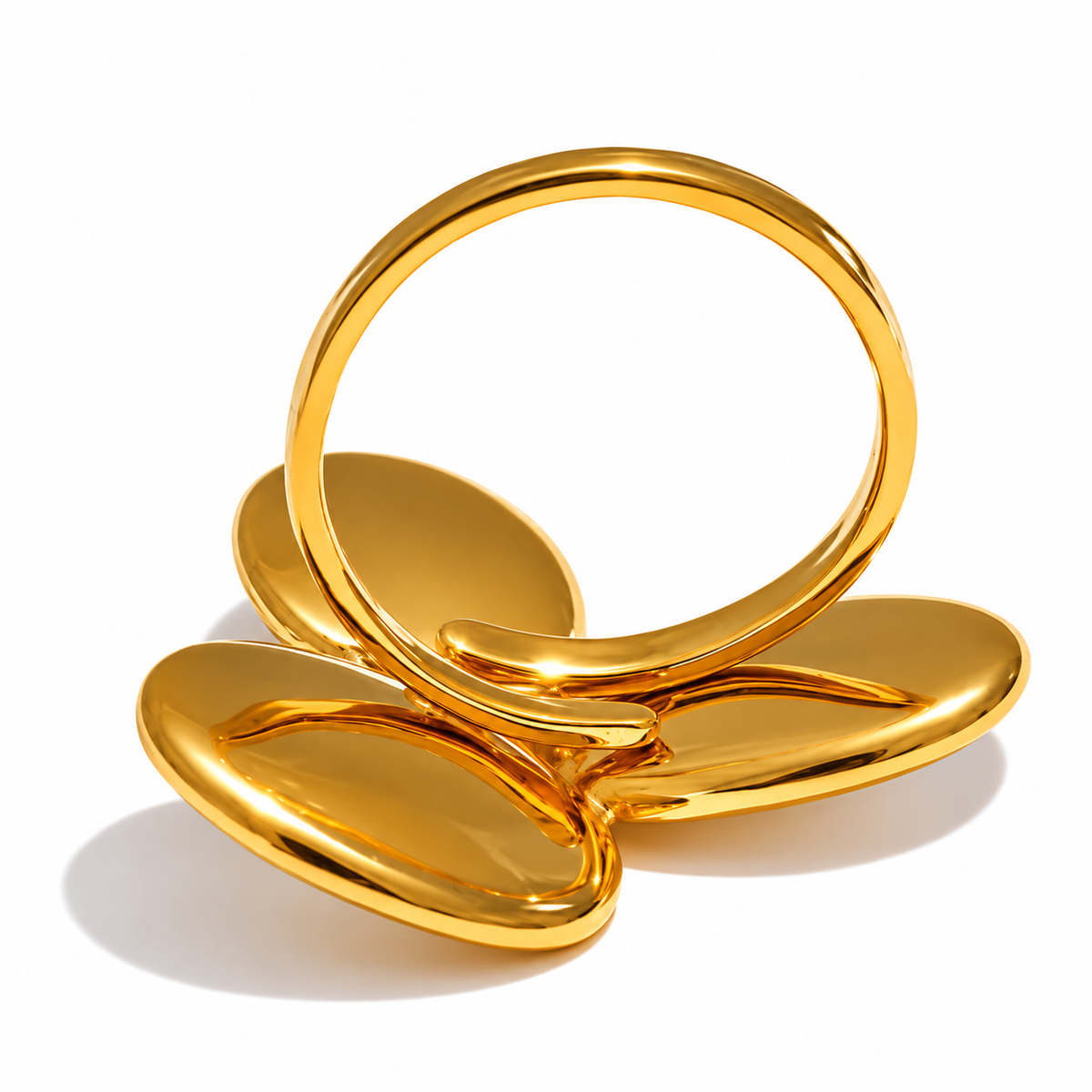 Juno - Pearls Shell Ring