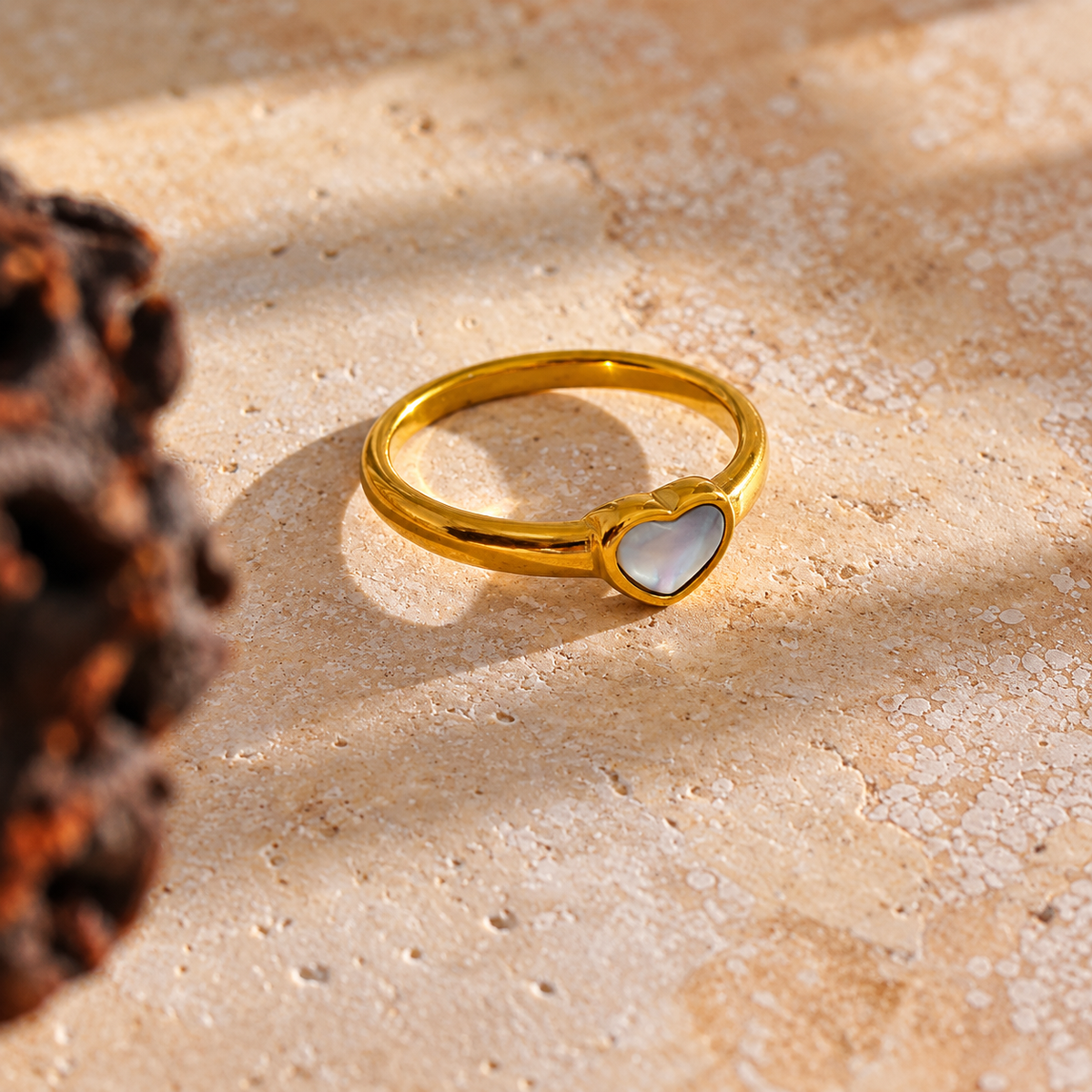 Harlow - Pearls Shell Ring