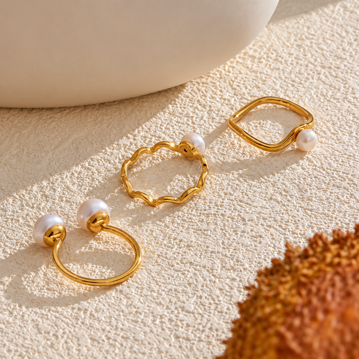 Indie - Pearls Shell Ring